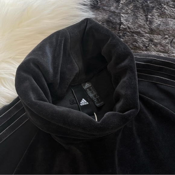 Adidas | Turtle Neck Sweater - Picture 5 of 12